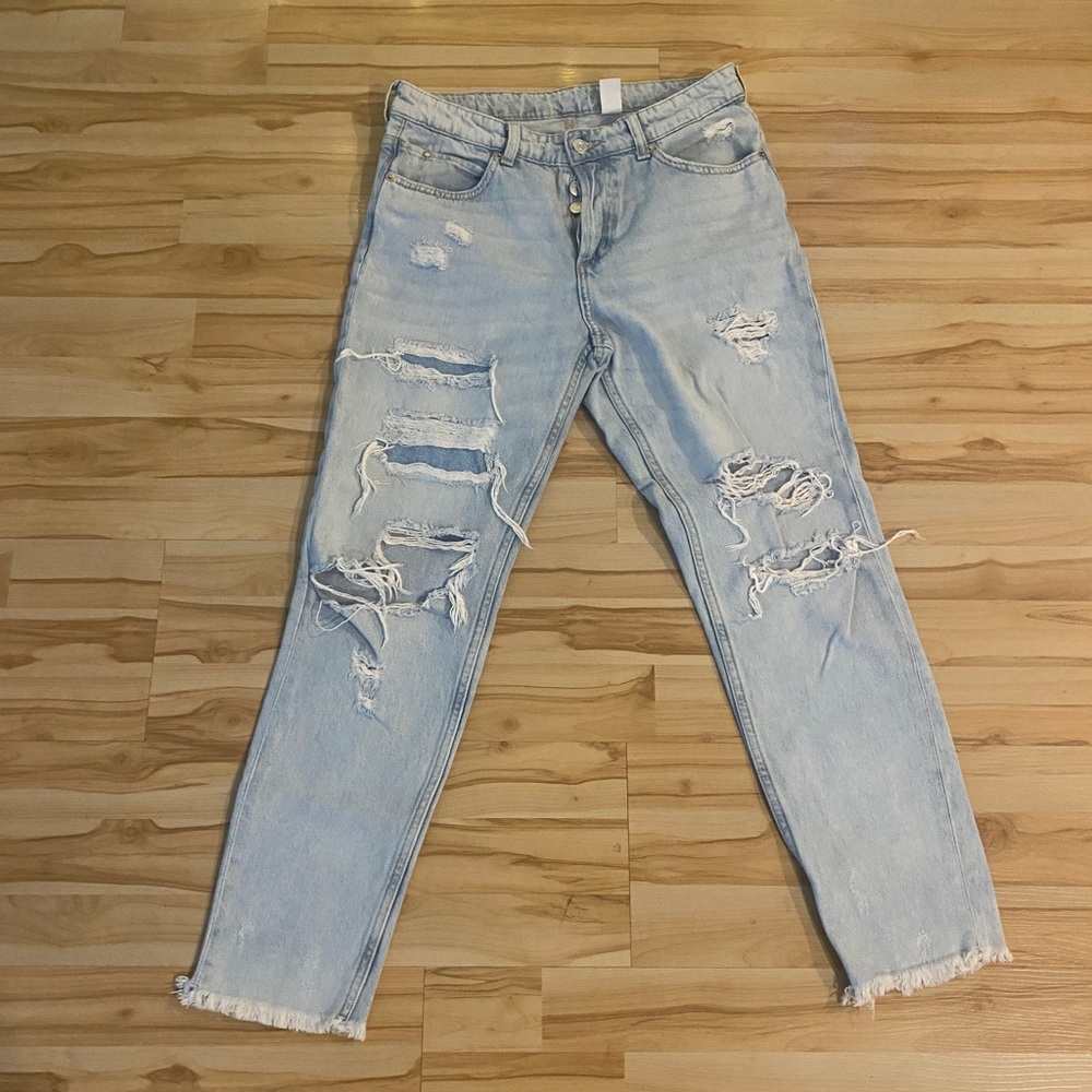 H&M Boyfriend Low Waist Jeans Ripped Size 6 &Denim